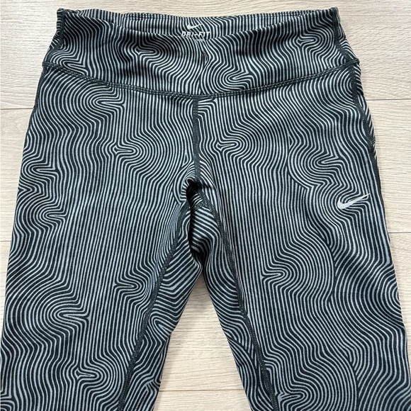 Nike Zen Epic Run Tight Leggings - Picture 4 of 14